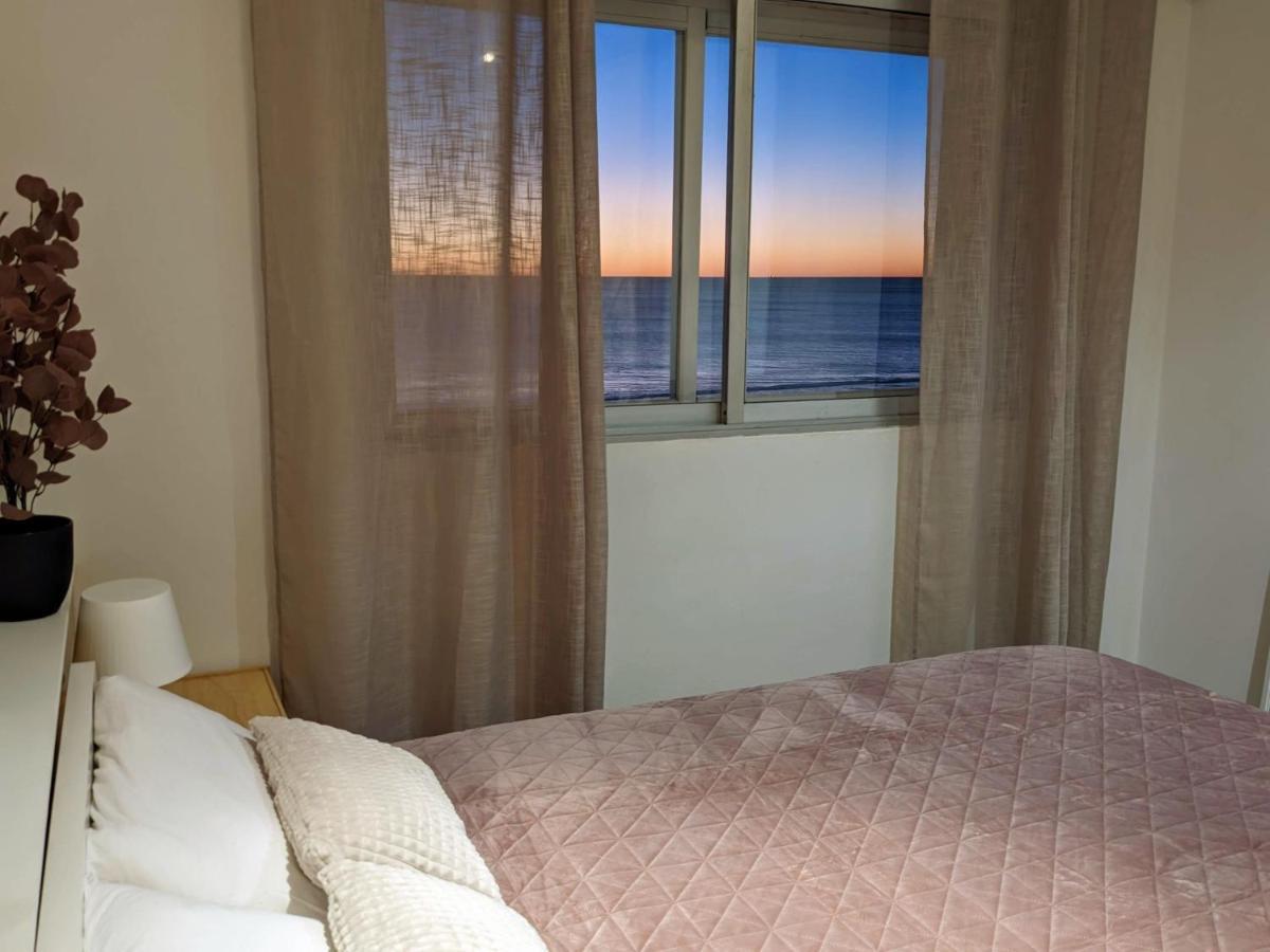 Apartamento En La Playa Con Garaje Кадис Екстериор снимка